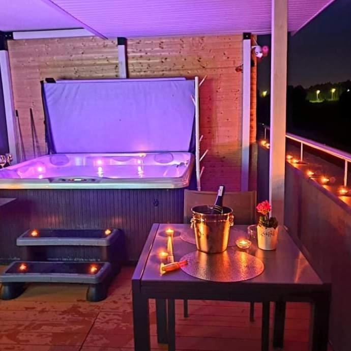 Apartament - Jacuzzi Rzeszow Ngoại thất bức ảnh