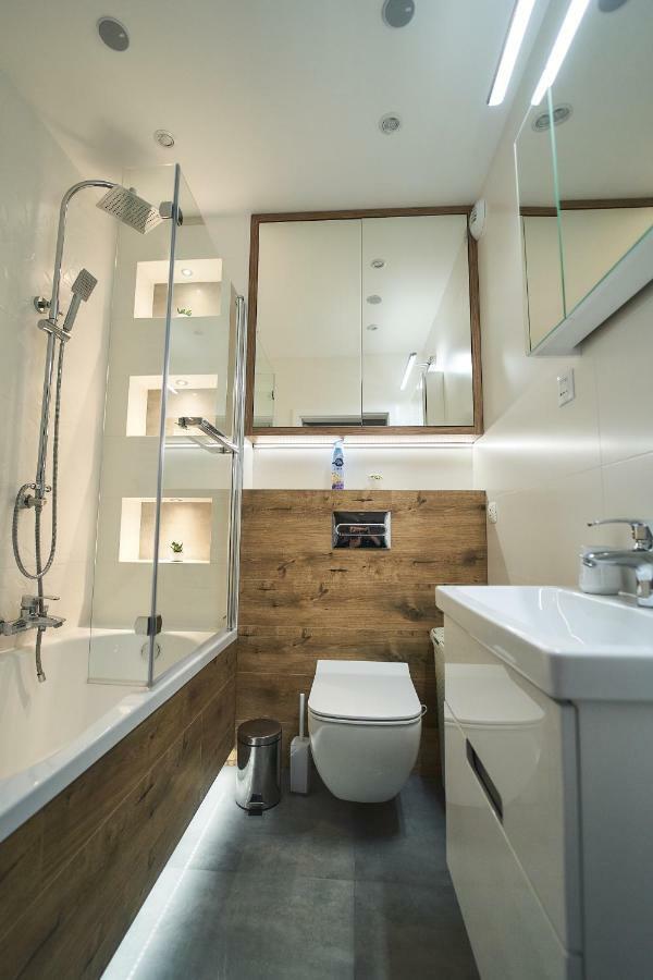 Apartament - Jacuzzi Rzeszow Ngoại thất bức ảnh