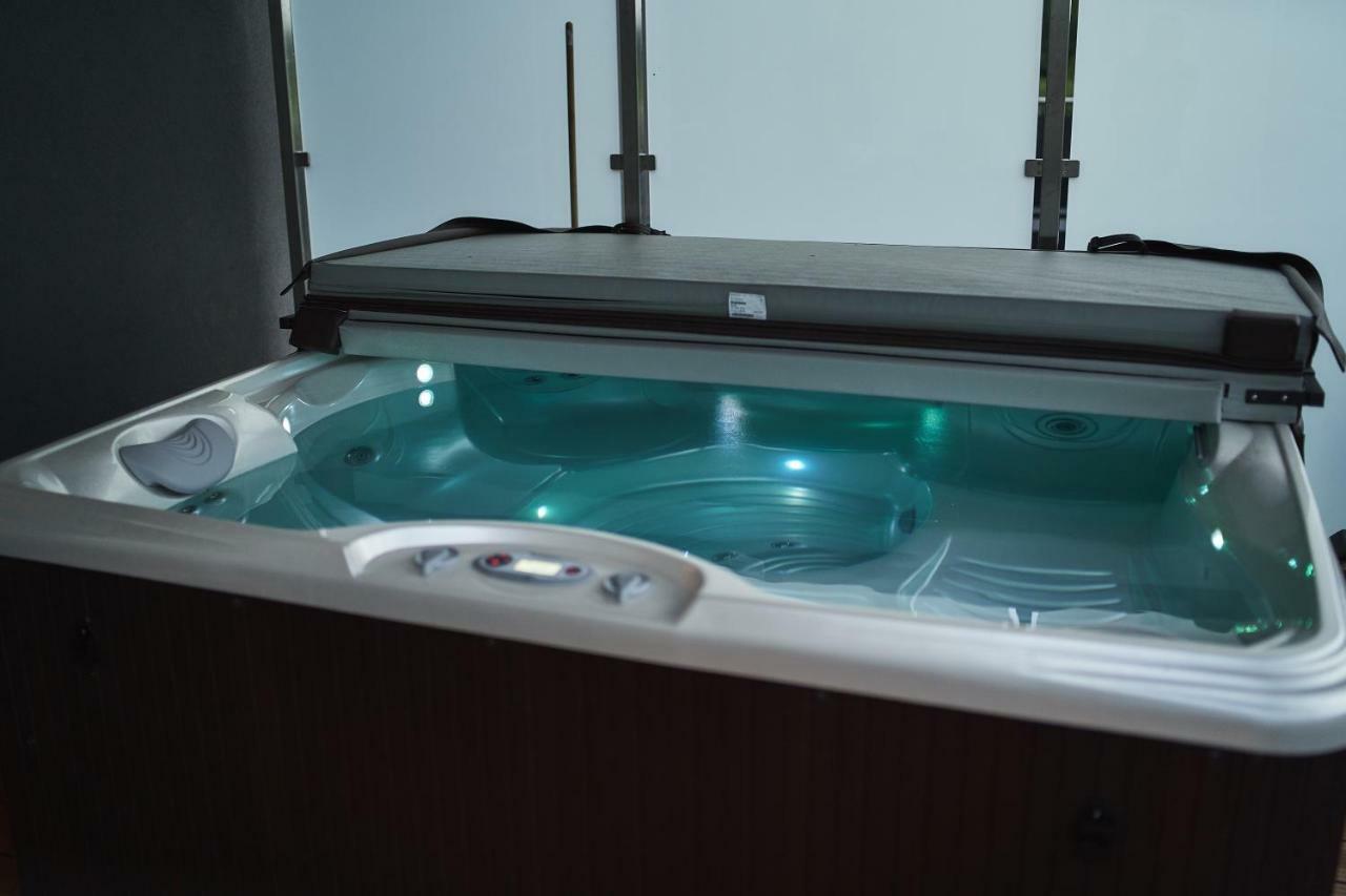 Apartament - Jacuzzi Rzeszow Ngoại thất bức ảnh