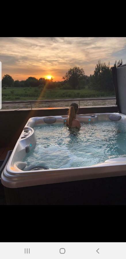 Apartament - Jacuzzi Rzeszow Ngoại thất bức ảnh